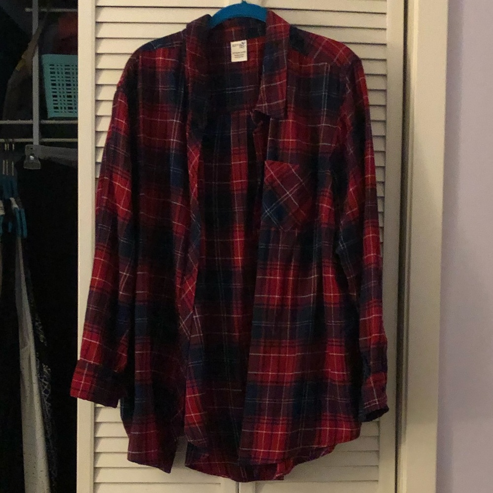 ❤️Plaid button up ❤️